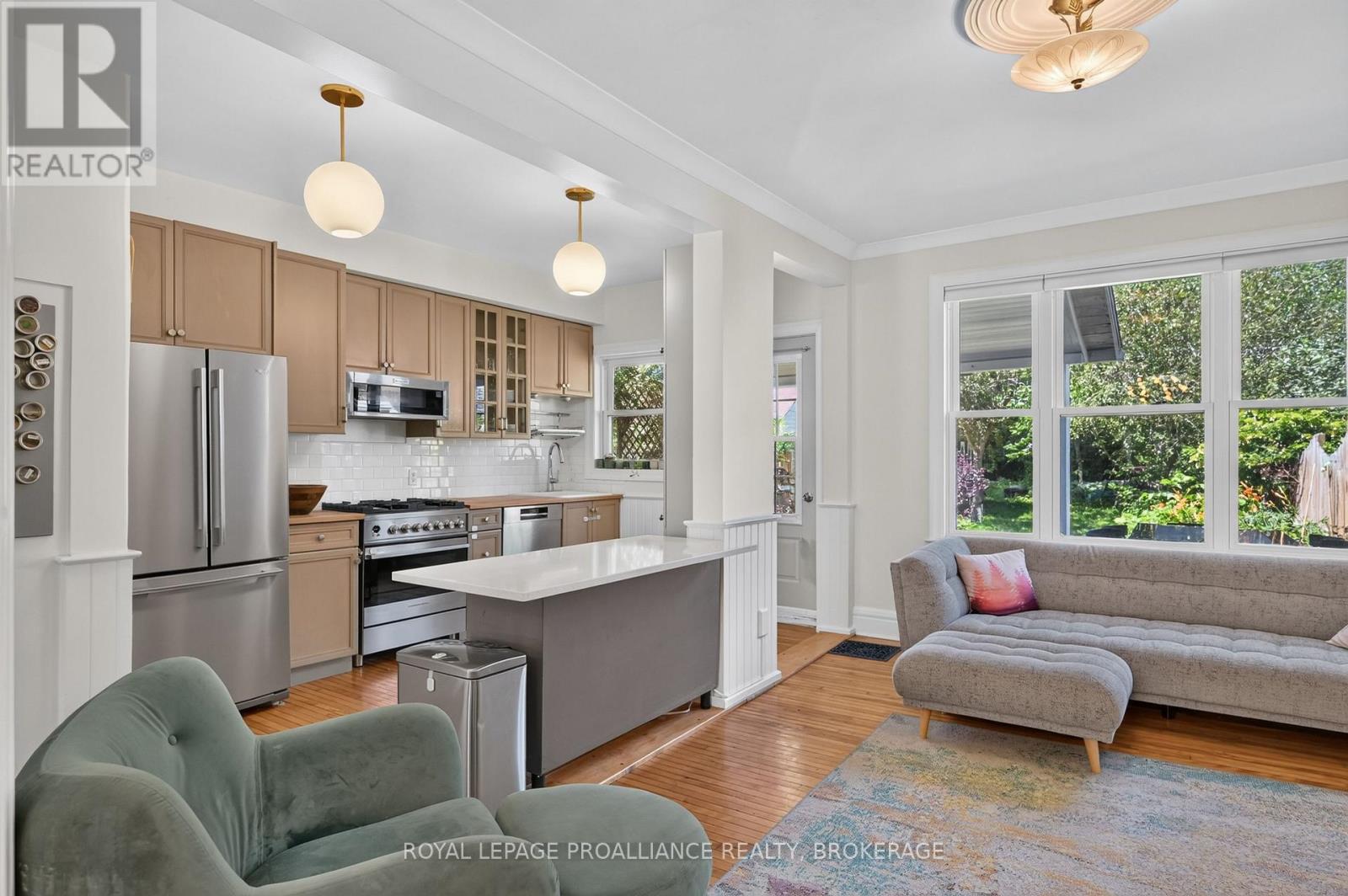 36 LIVINGSTON AVENUE - 10