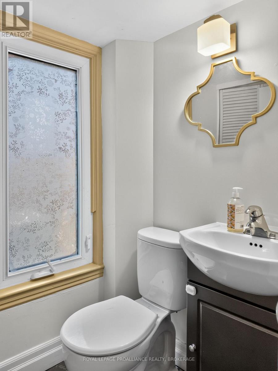 36 LIVINGSTON AVENUE - 14