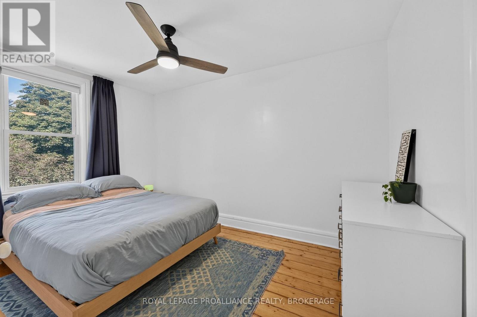 36 LIVINGSTON AVENUE - 16