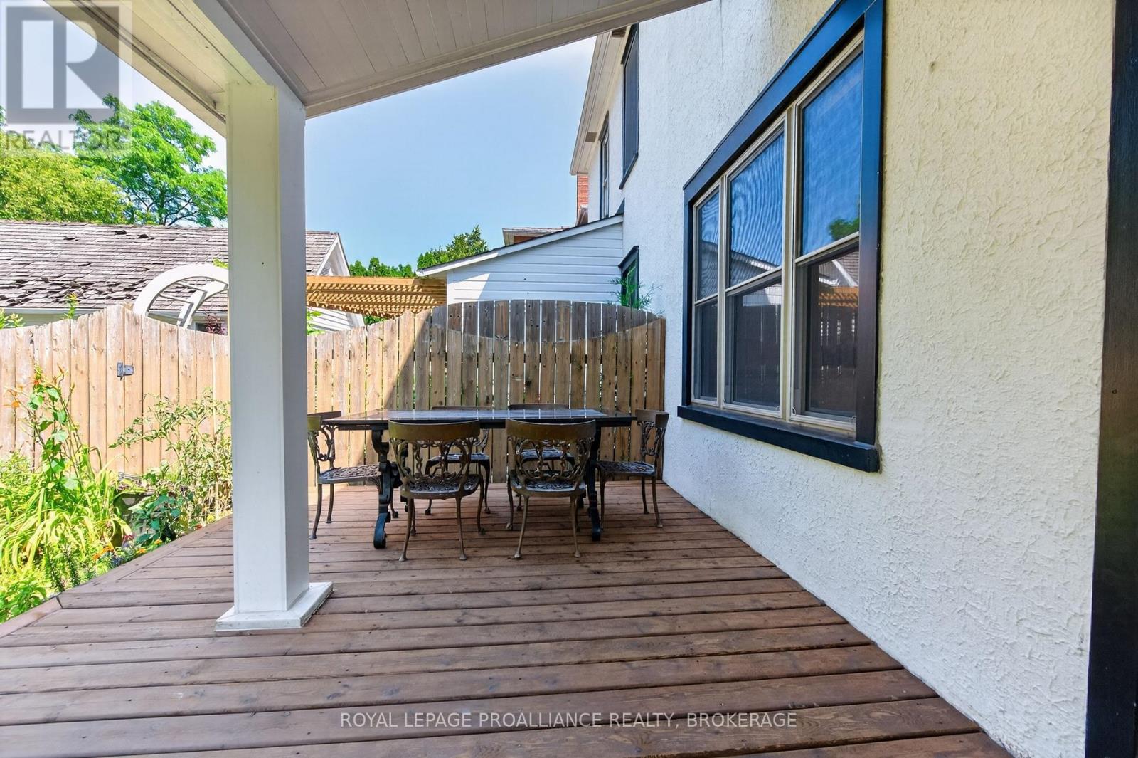 36 LIVINGSTON AVENUE - 27