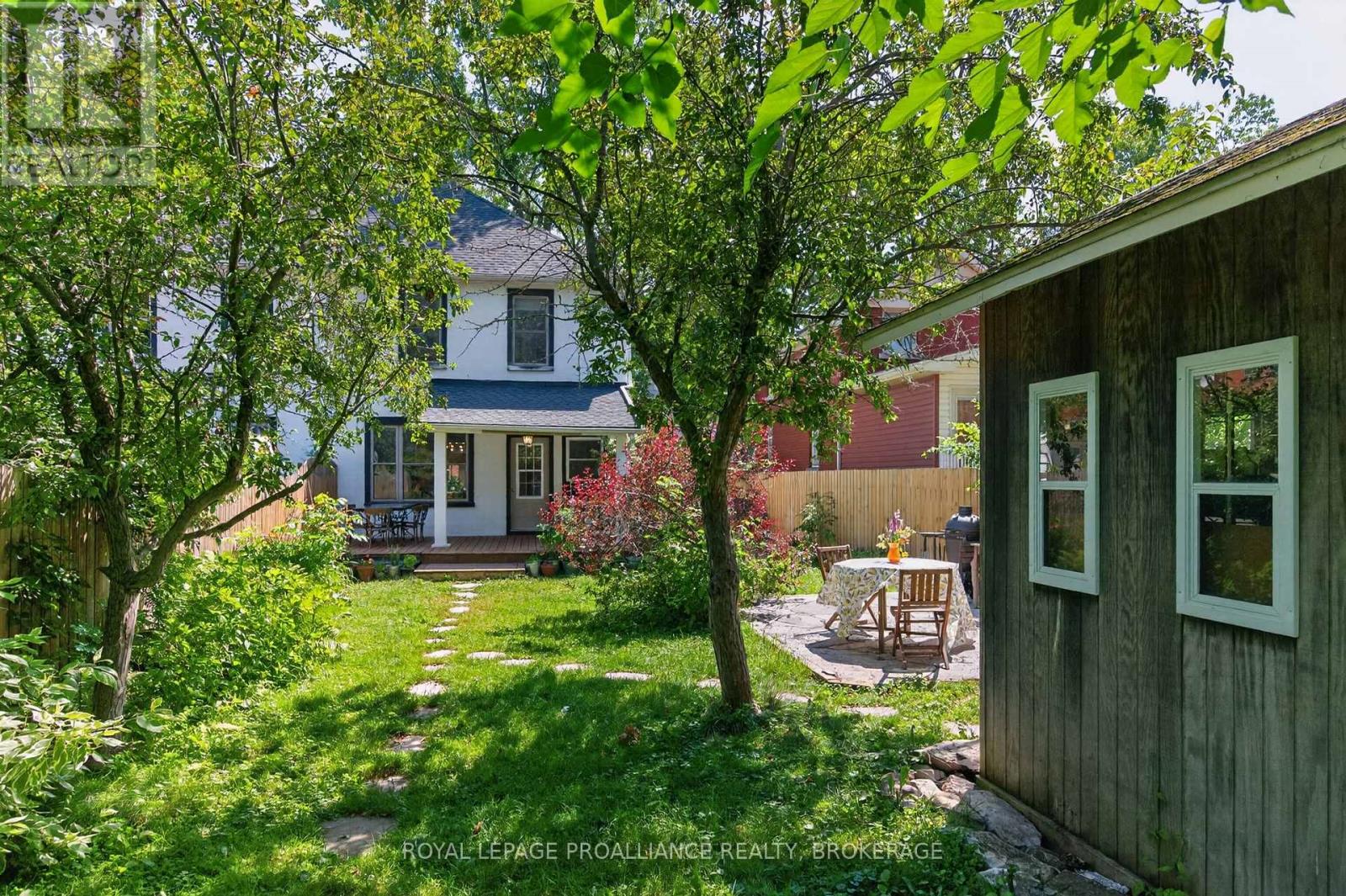 36 LIVINGSTON AVENUE - 32
