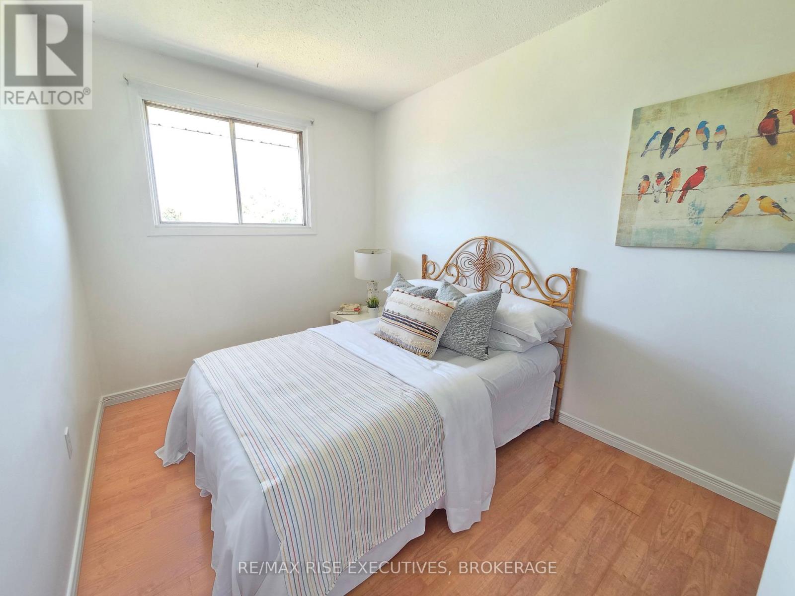 75 WYCLIFFE CRESCENT - 18