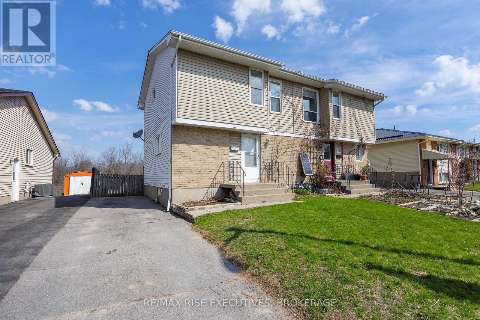 75 WYCLIFFE CRESCENT - 2