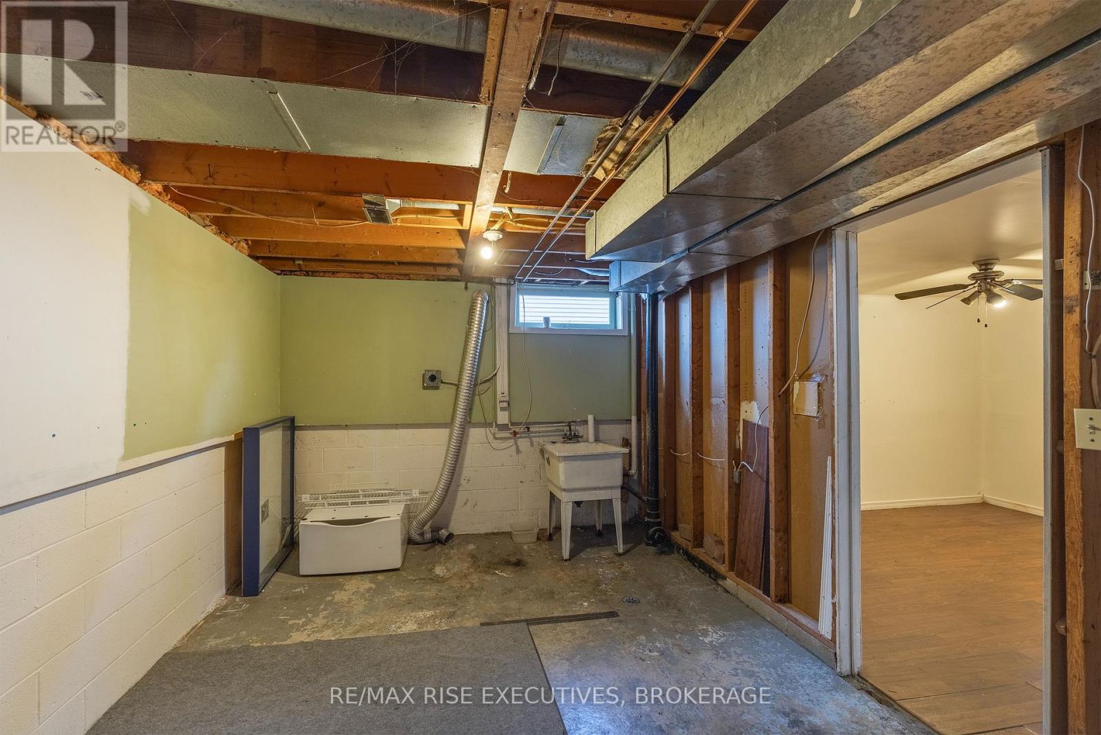 75 WYCLIFFE CRESCENT - 24