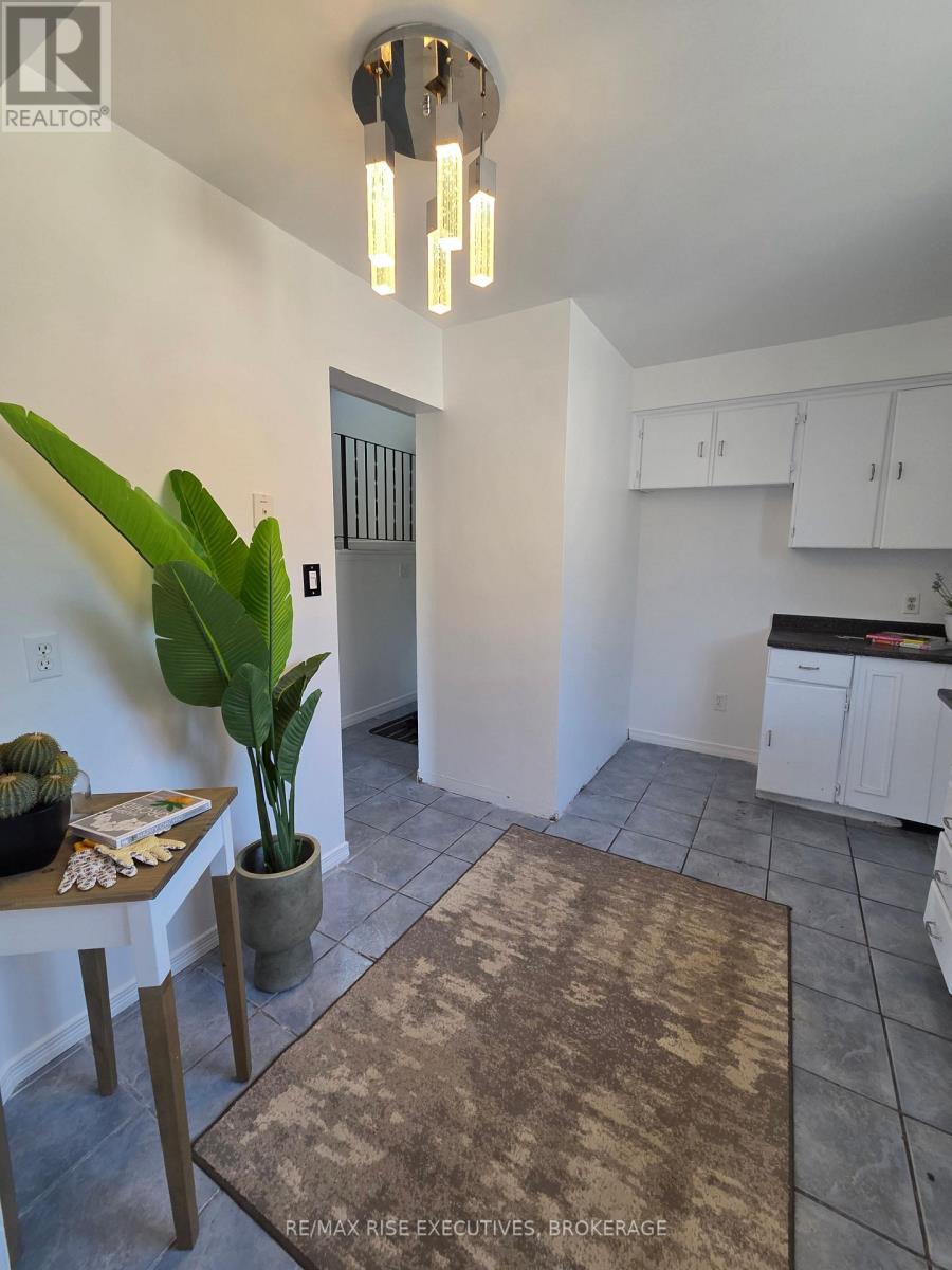 75 WYCLIFFE CRESCENT - 9