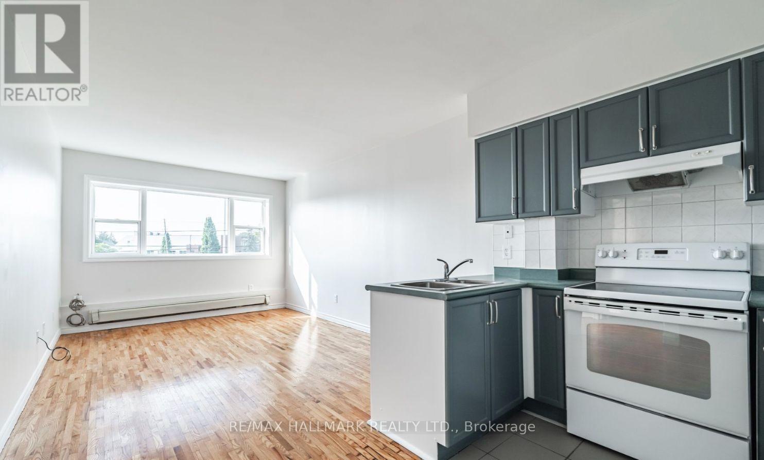 Photo of 2831 Kingston Road