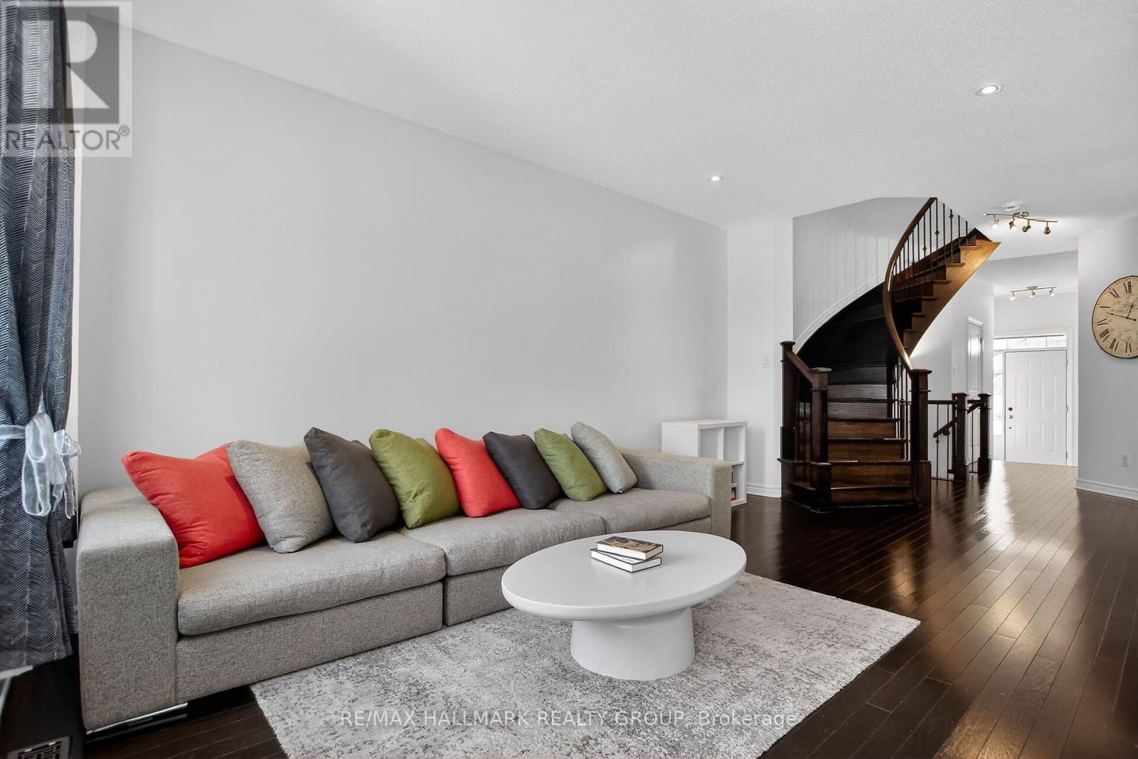 450 SULTAN STREET - 12