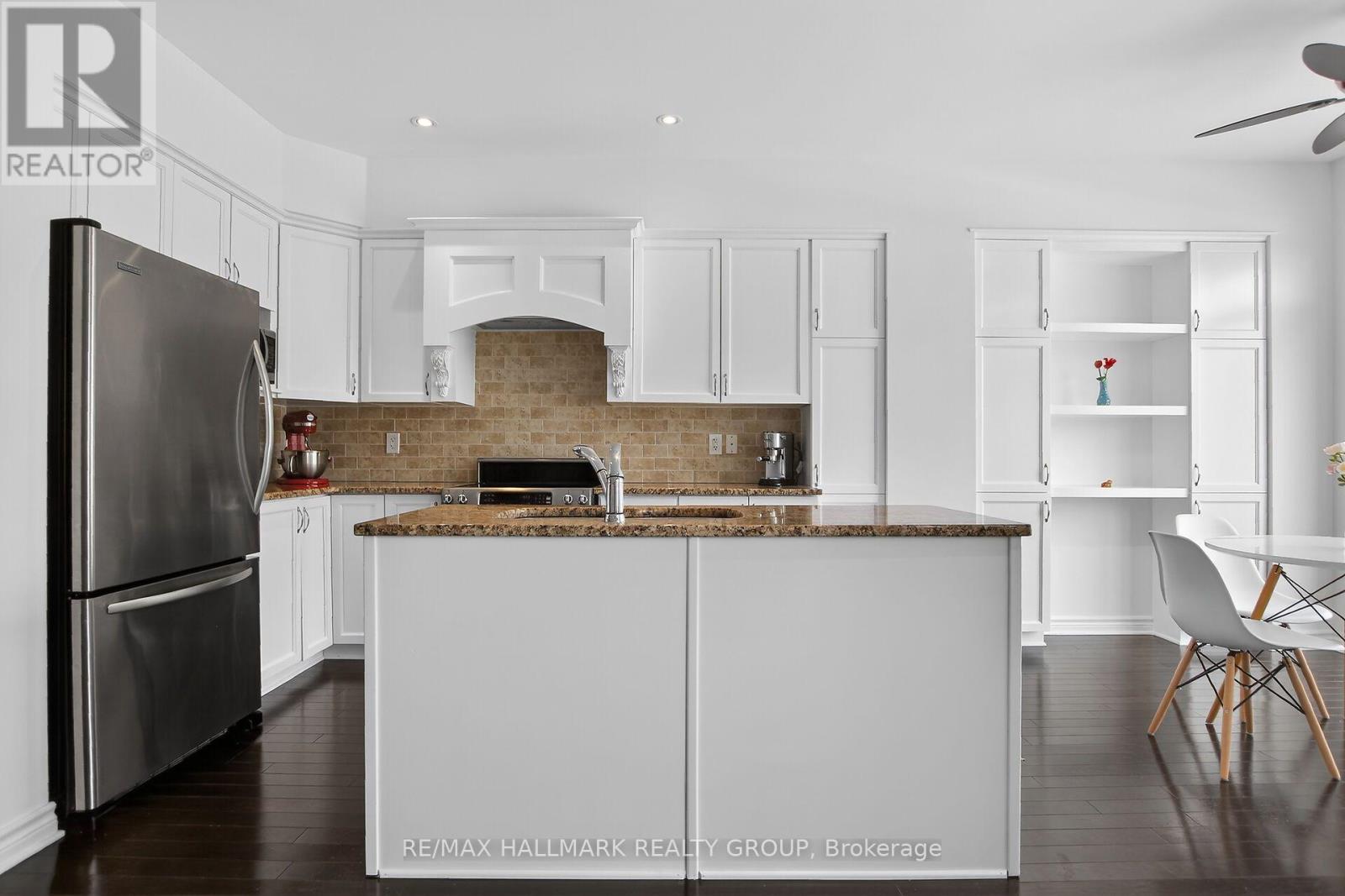 450 SULTAN STREET - 14