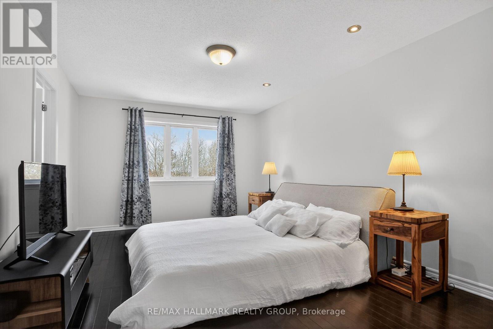 450 SULTAN STREET - 23