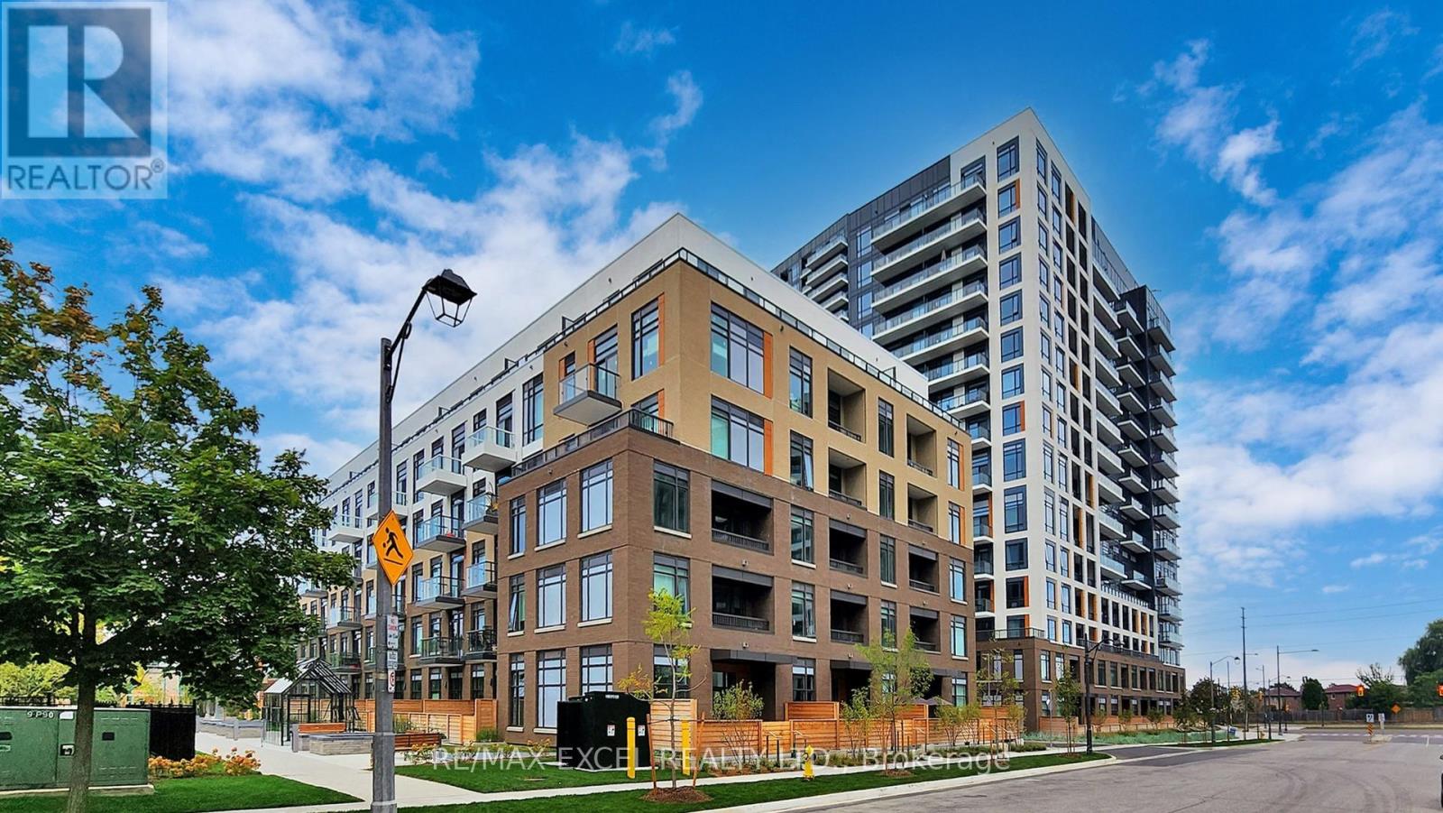 802 - 8 BEVERLEY GLEN BOULEVARD