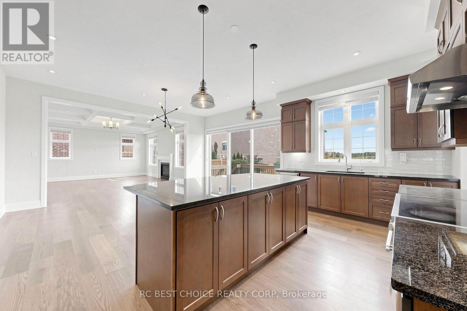 10 RIDGEPOINT ROAD - 10
