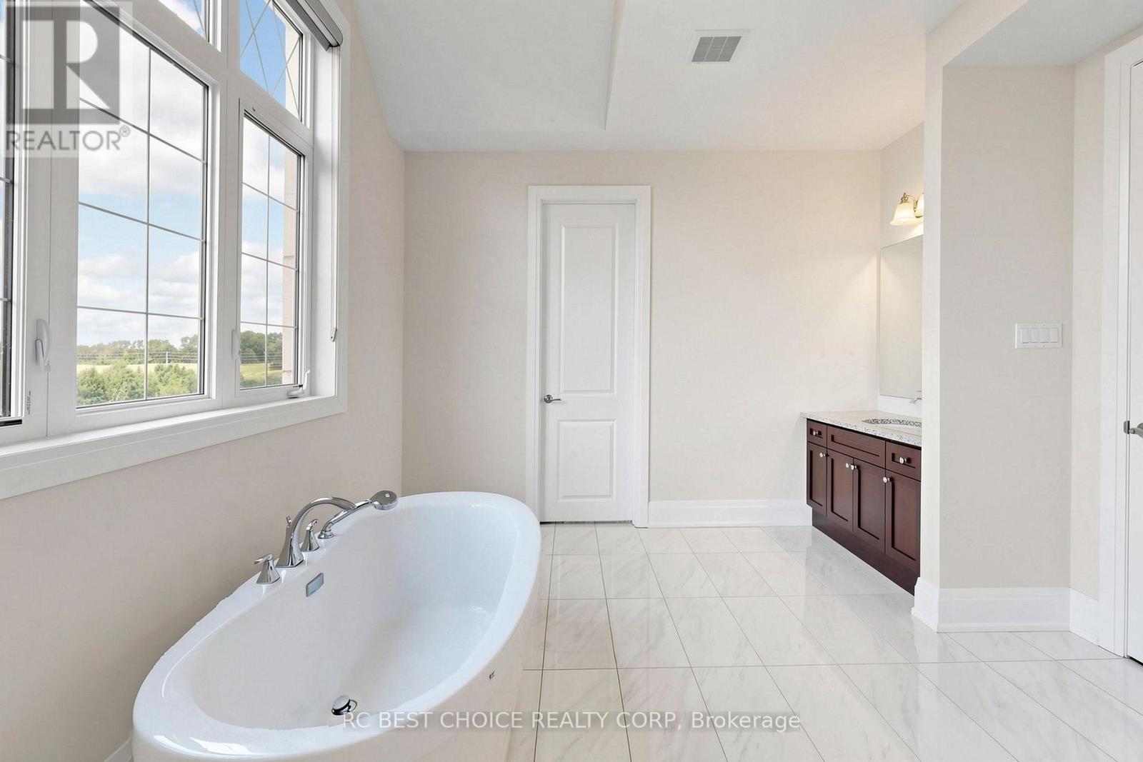 10 RIDGEPOINT ROAD - Image 32