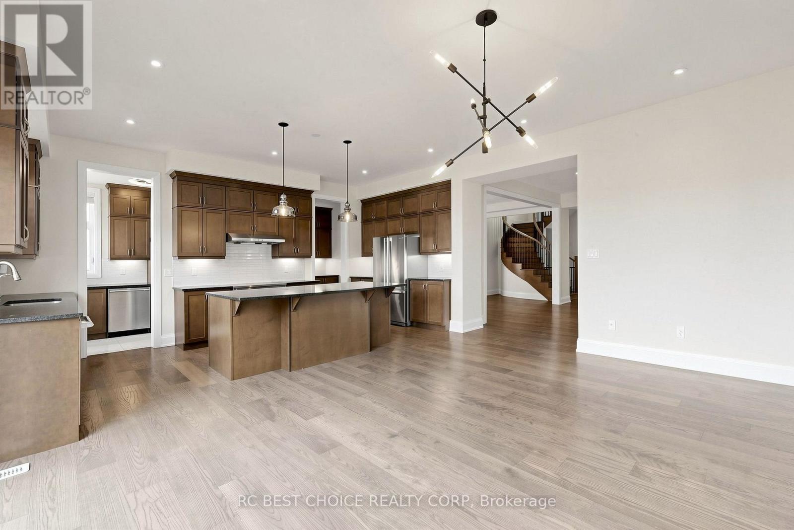 10 RIDGEPOINT ROAD - 8