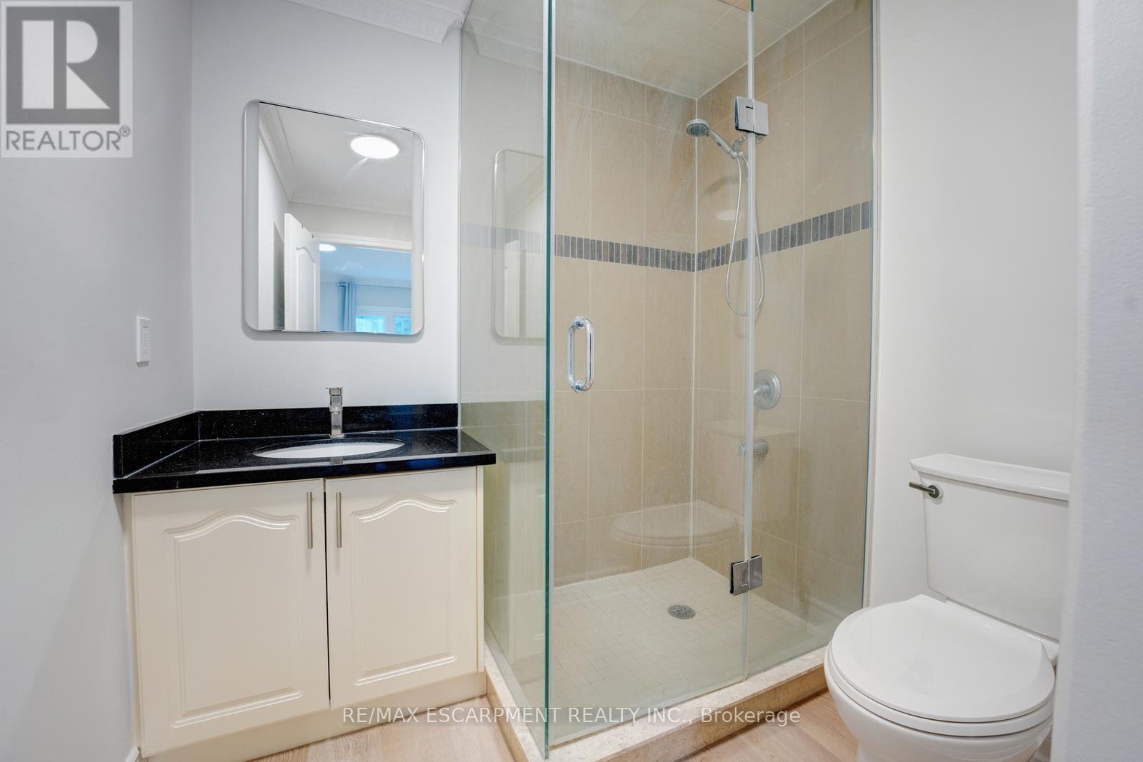 8 RIDGEWOOD DRIVE - 36