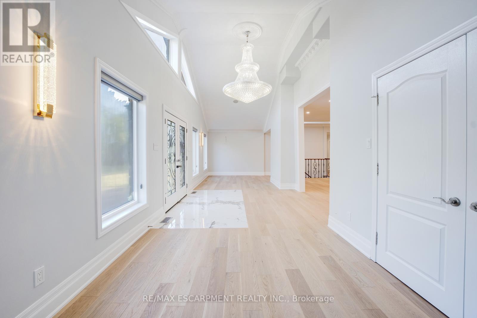 8 RIDGEWOOD DRIVE - 5