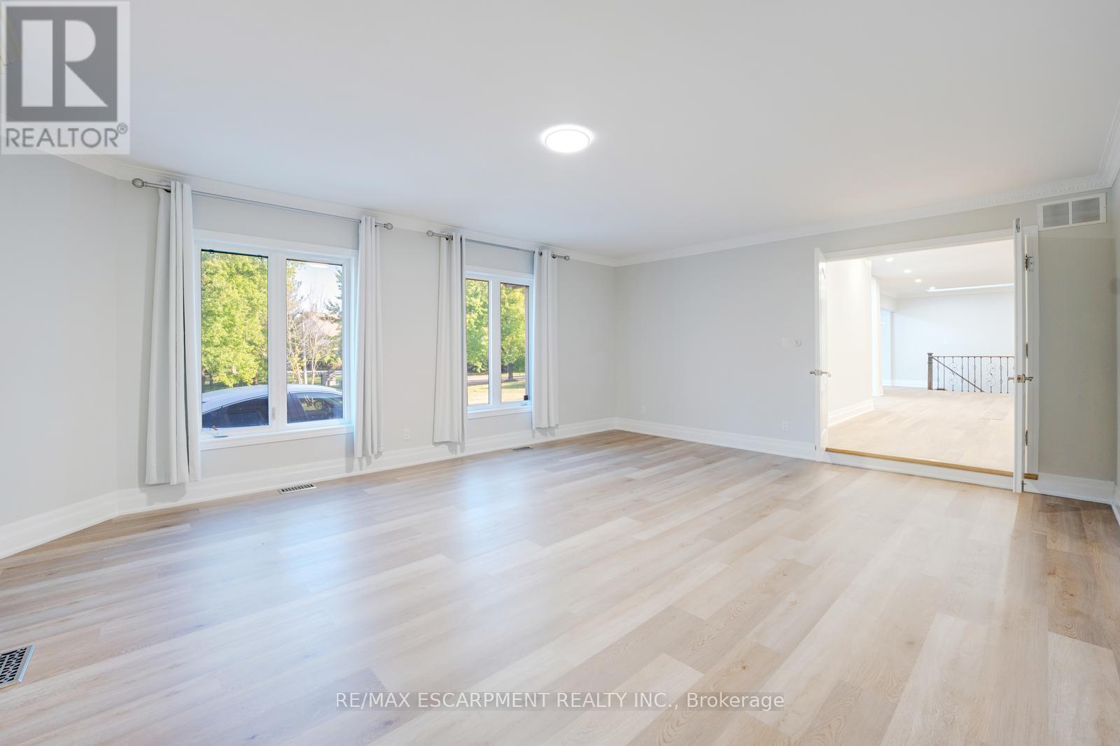 8 RIDGEWOOD DRIVE - 9
