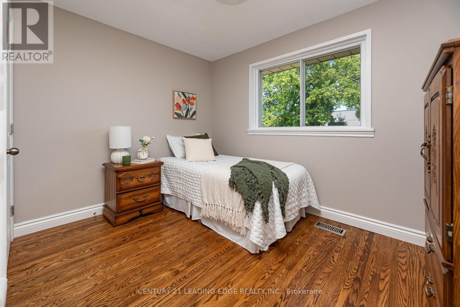 120 SHERWOOD FOREST DRIVE - Image 13
