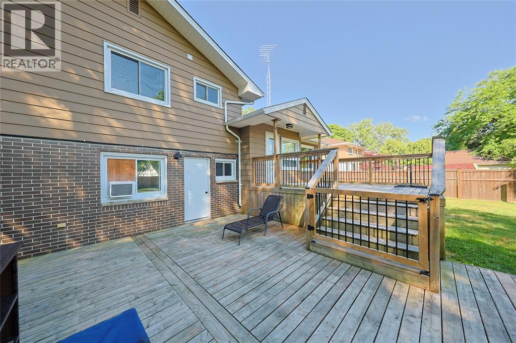 546 PRINCESS STREET - 10