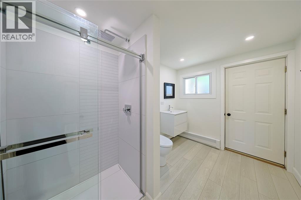 546 PRINCESS STREET - 17