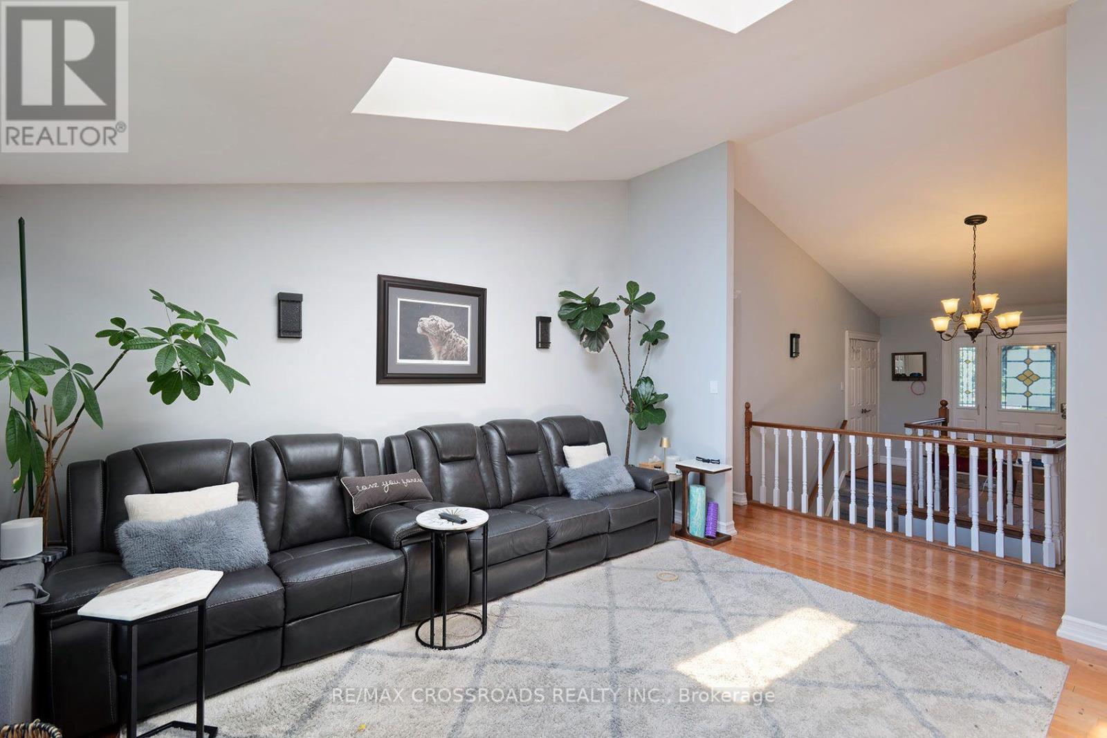 5 BUTTERY COURT - 10