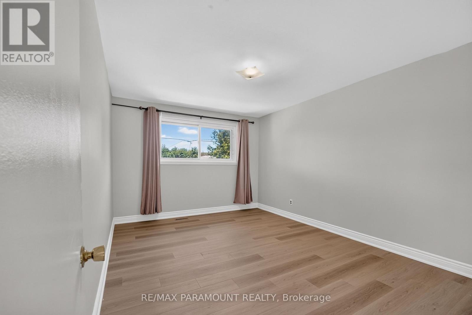 66 DONCASTER DRIVE - 17