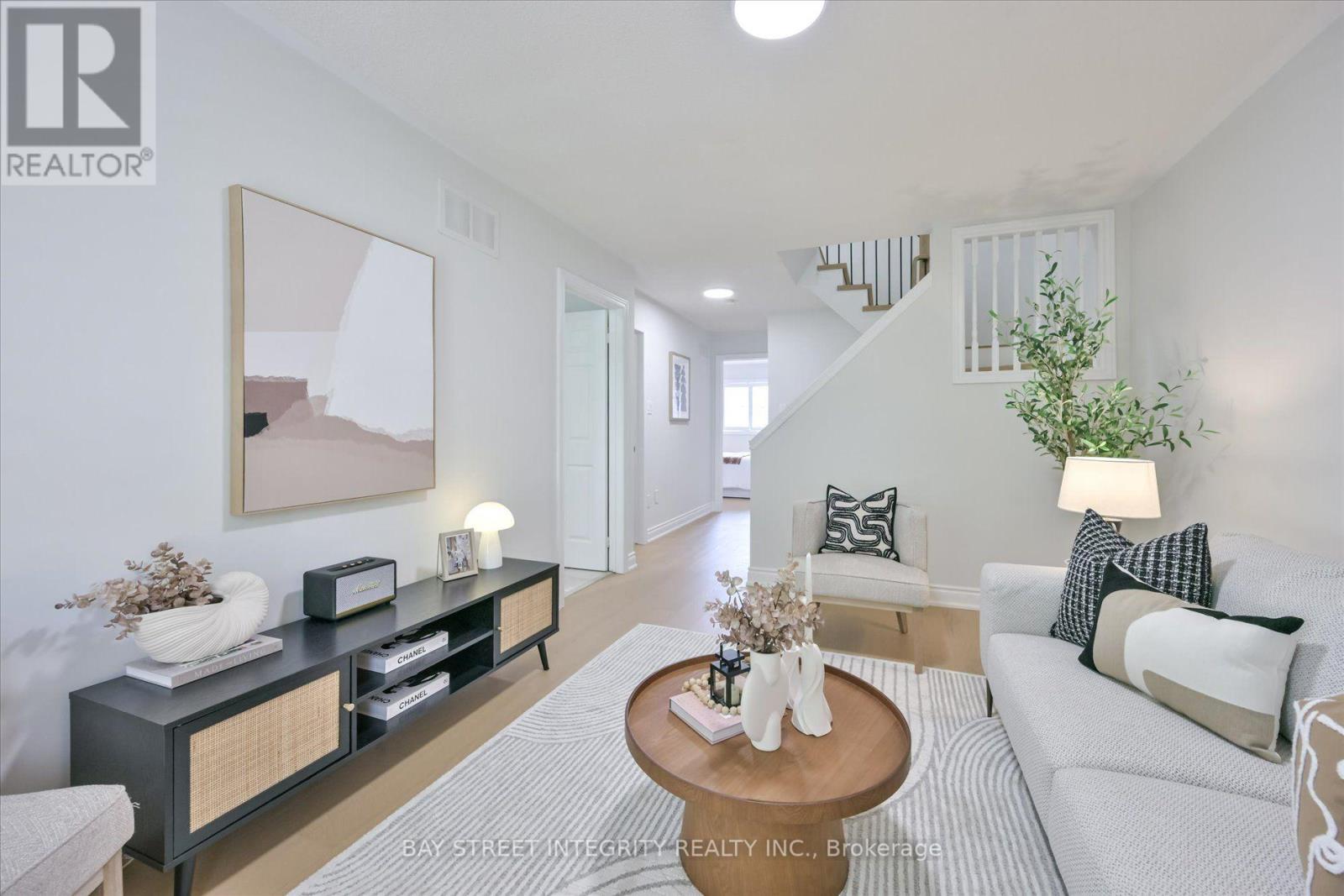 208 GEORGIAN DRIVE - 17