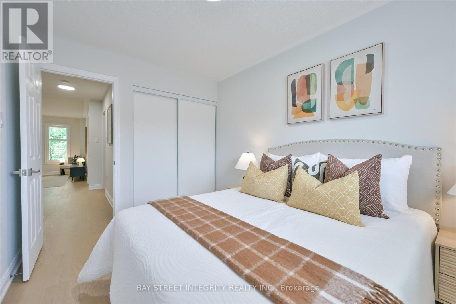 208 GEORGIAN DRIVE - 19