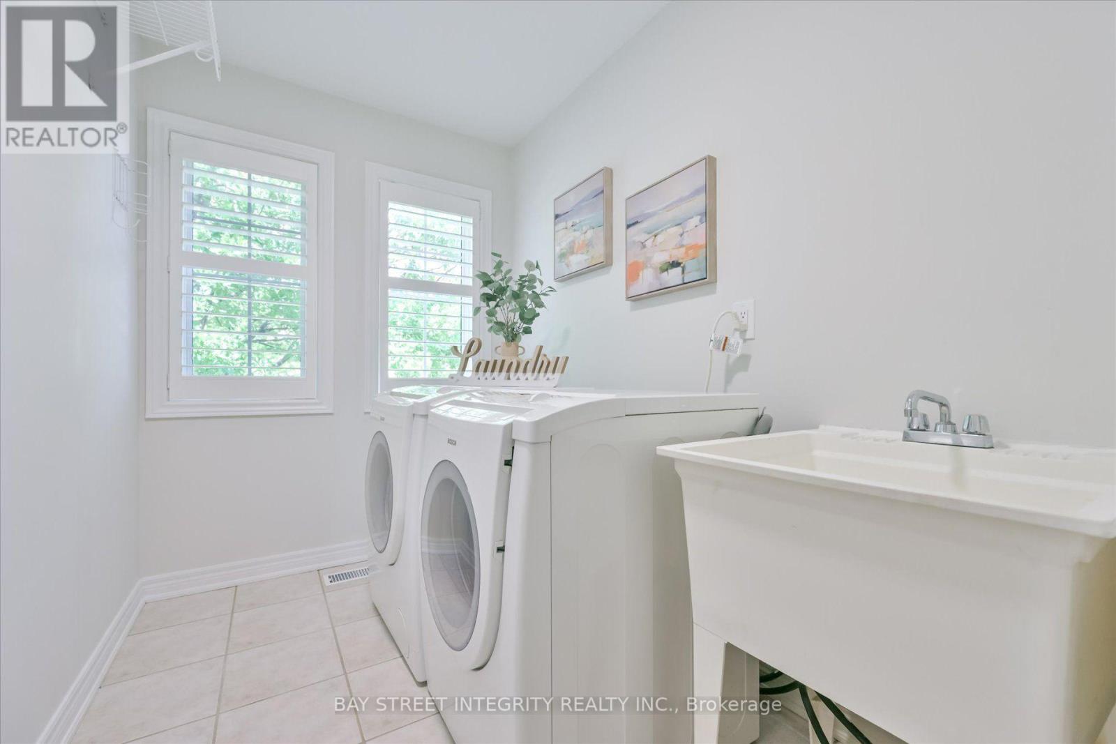 208 GEORGIAN DRIVE - 22