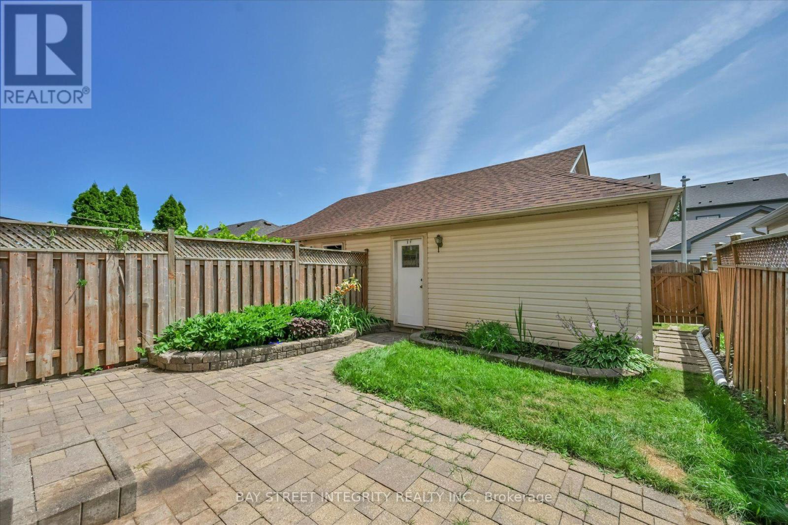 208 GEORGIAN DRIVE - 28