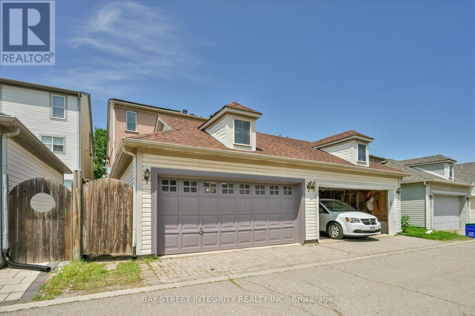 208 GEORGIAN DRIVE - 30