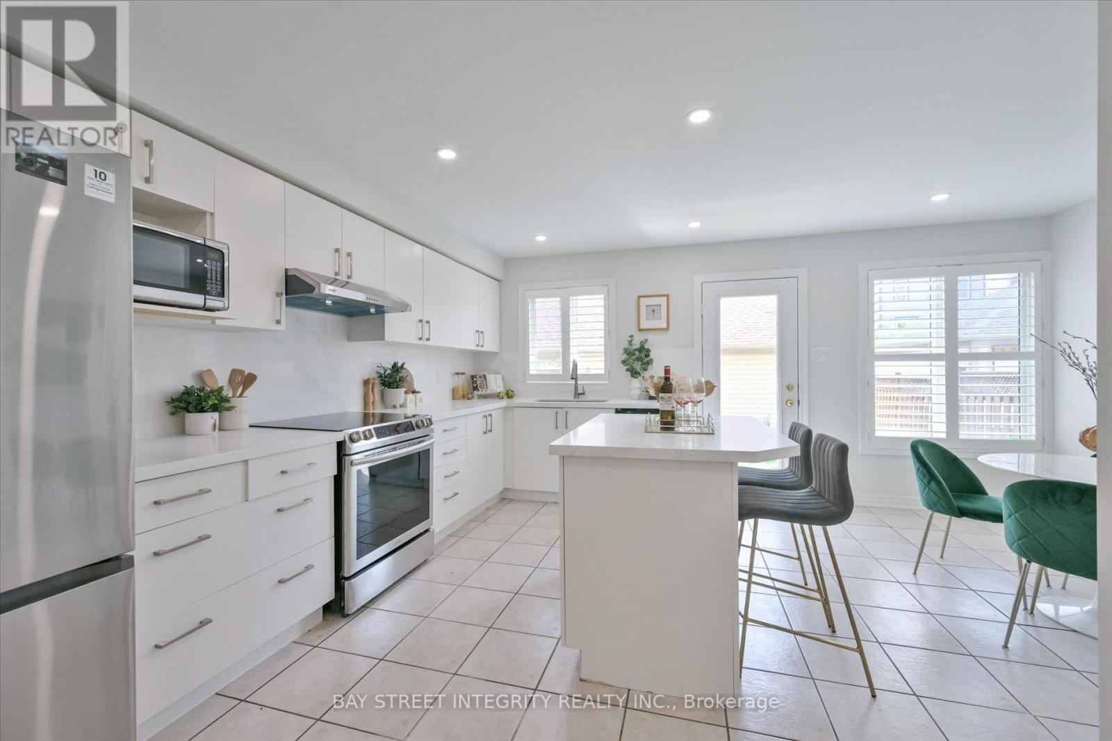 208 GEORGIAN DRIVE - 8