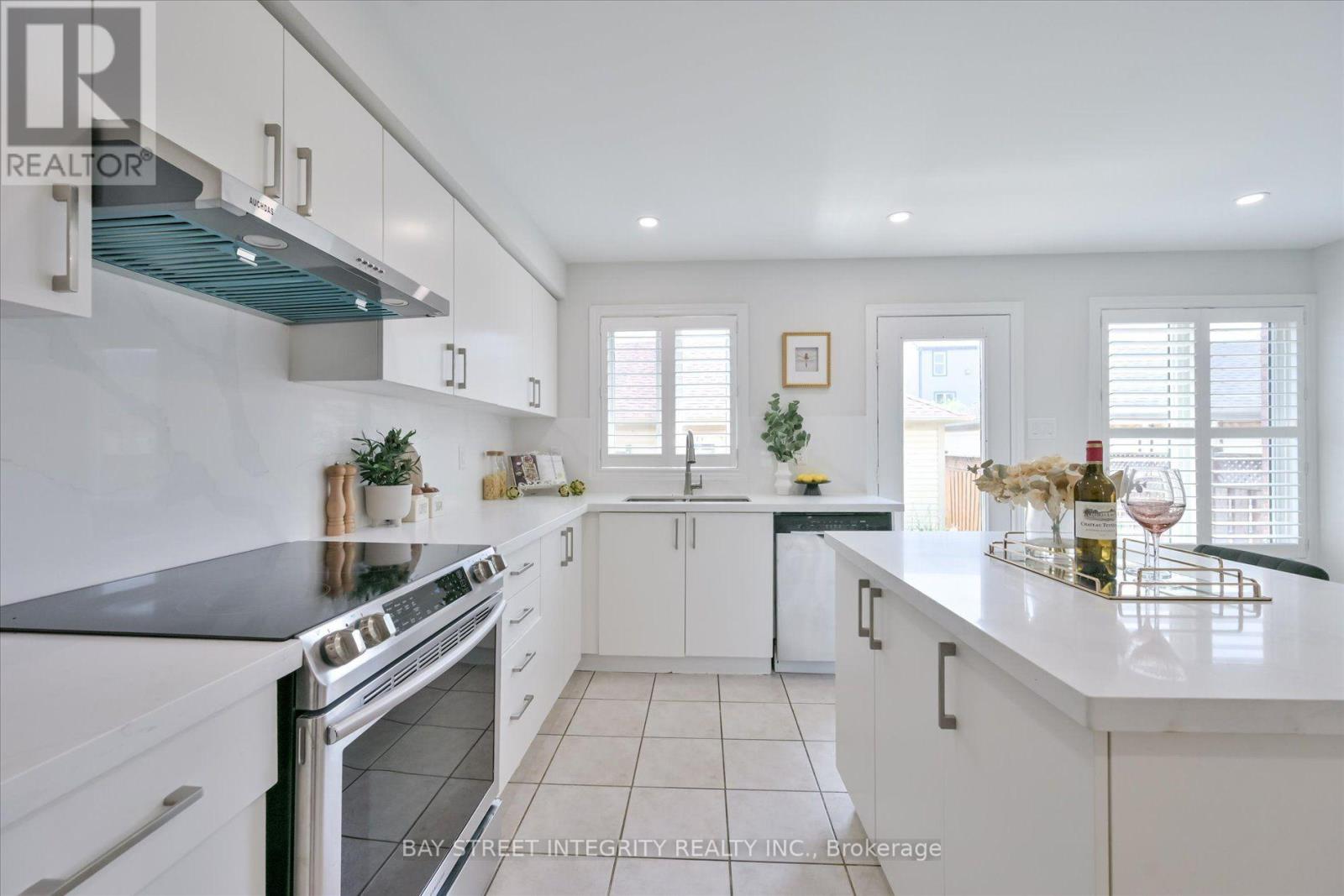 208 GEORGIAN DRIVE - 9