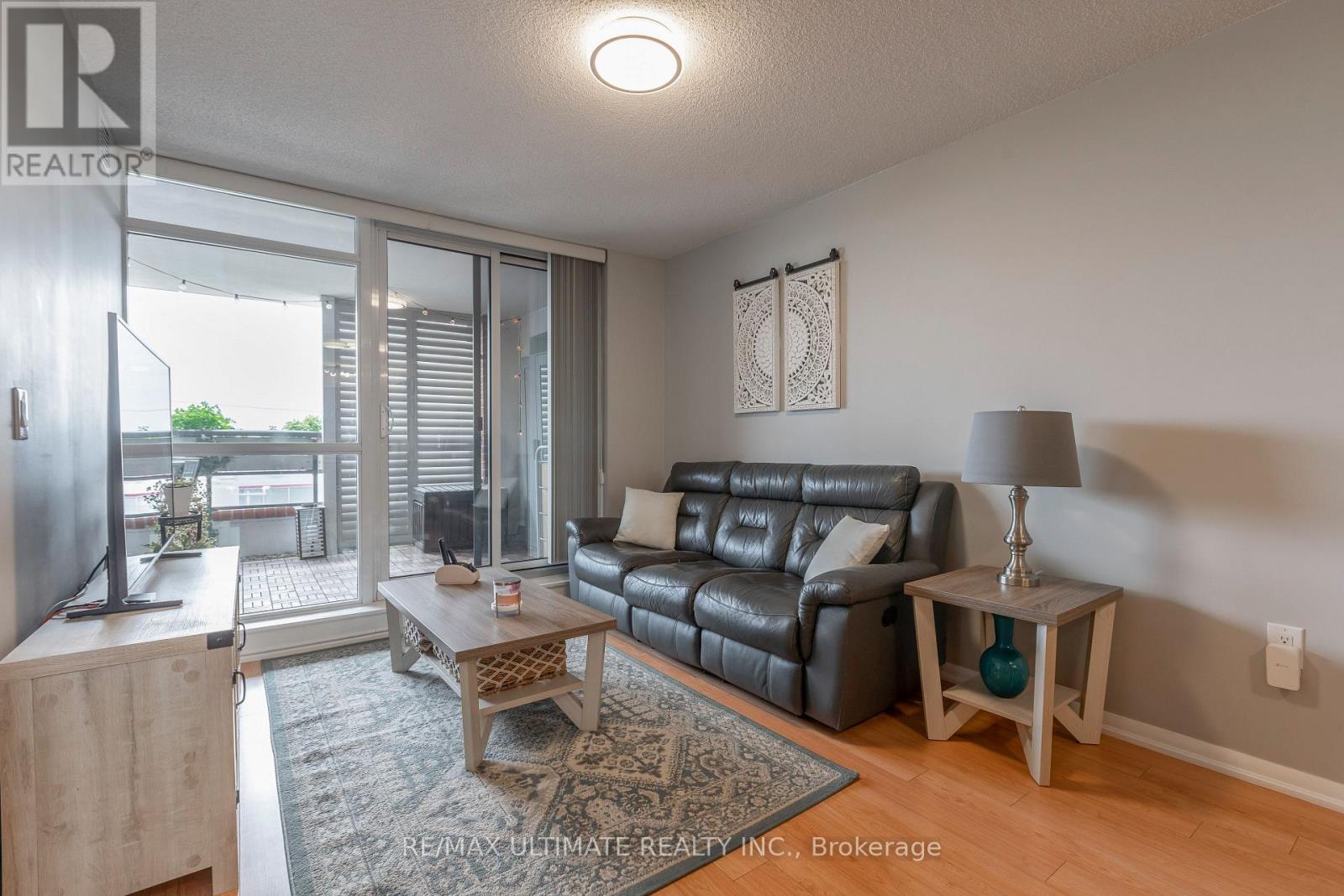 #308 830 LAWRENCE AVENUE W - 13