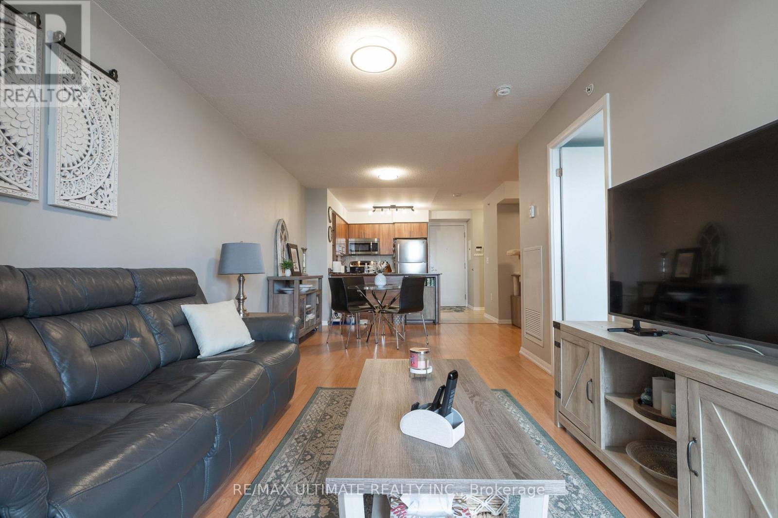 #308 830 LAWRENCE AVENUE W - 18