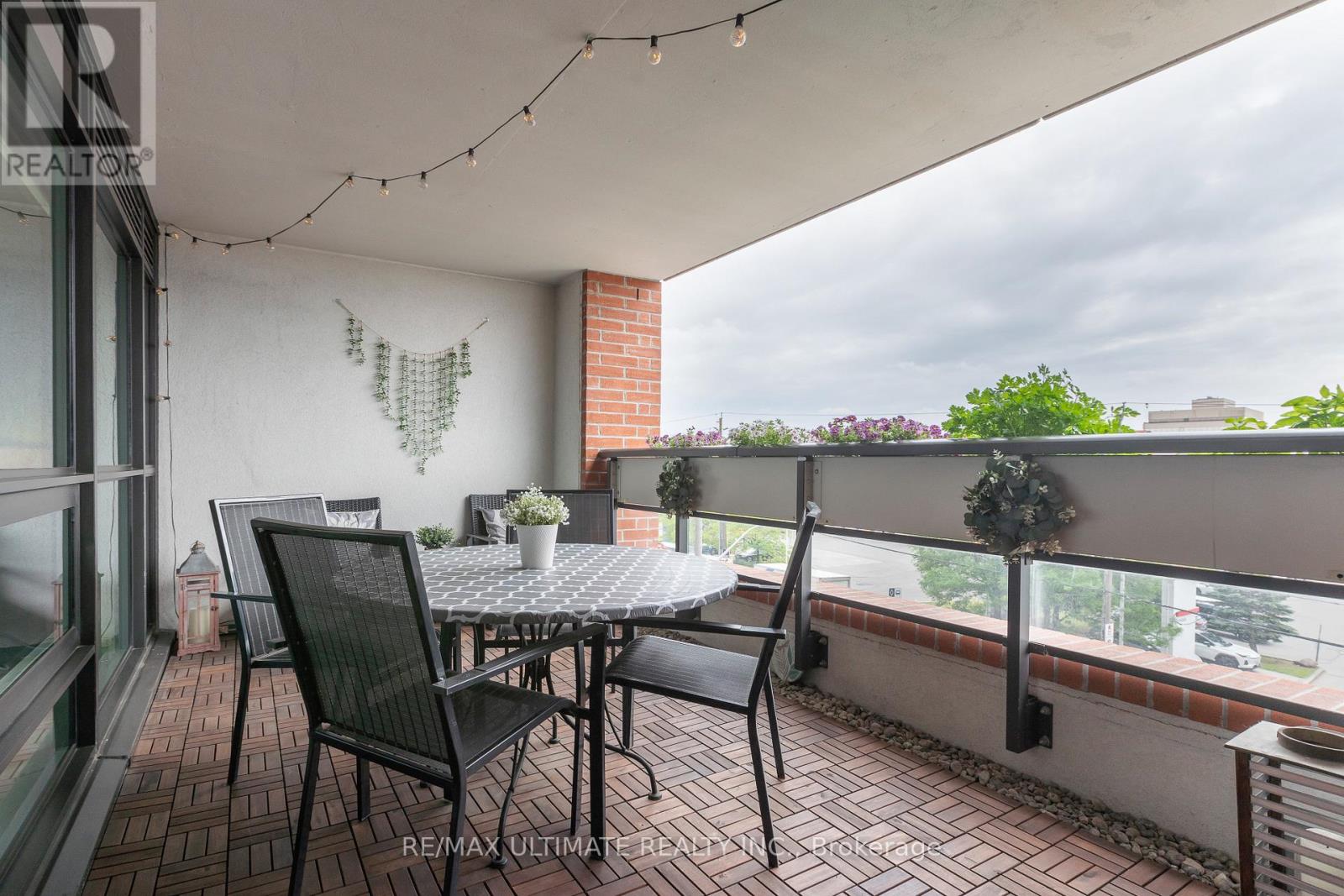 #308 830 LAWRENCE AVENUE W - 19