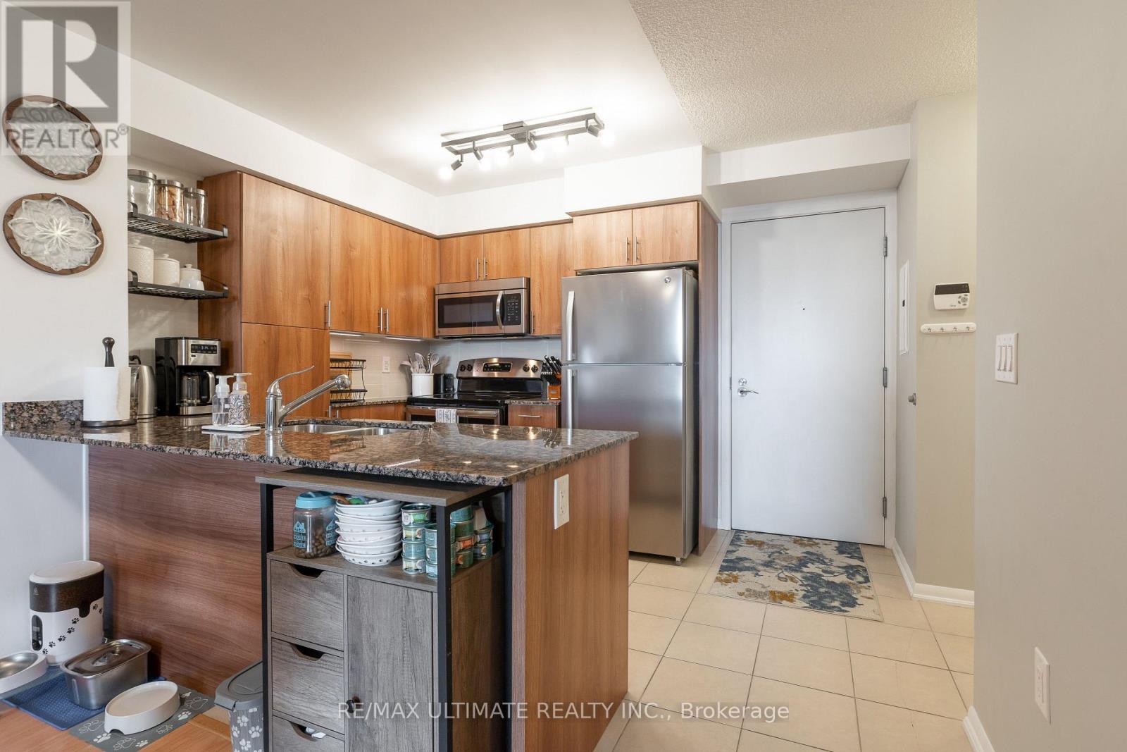 #308 830 LAWRENCE AVENUE W - 2
