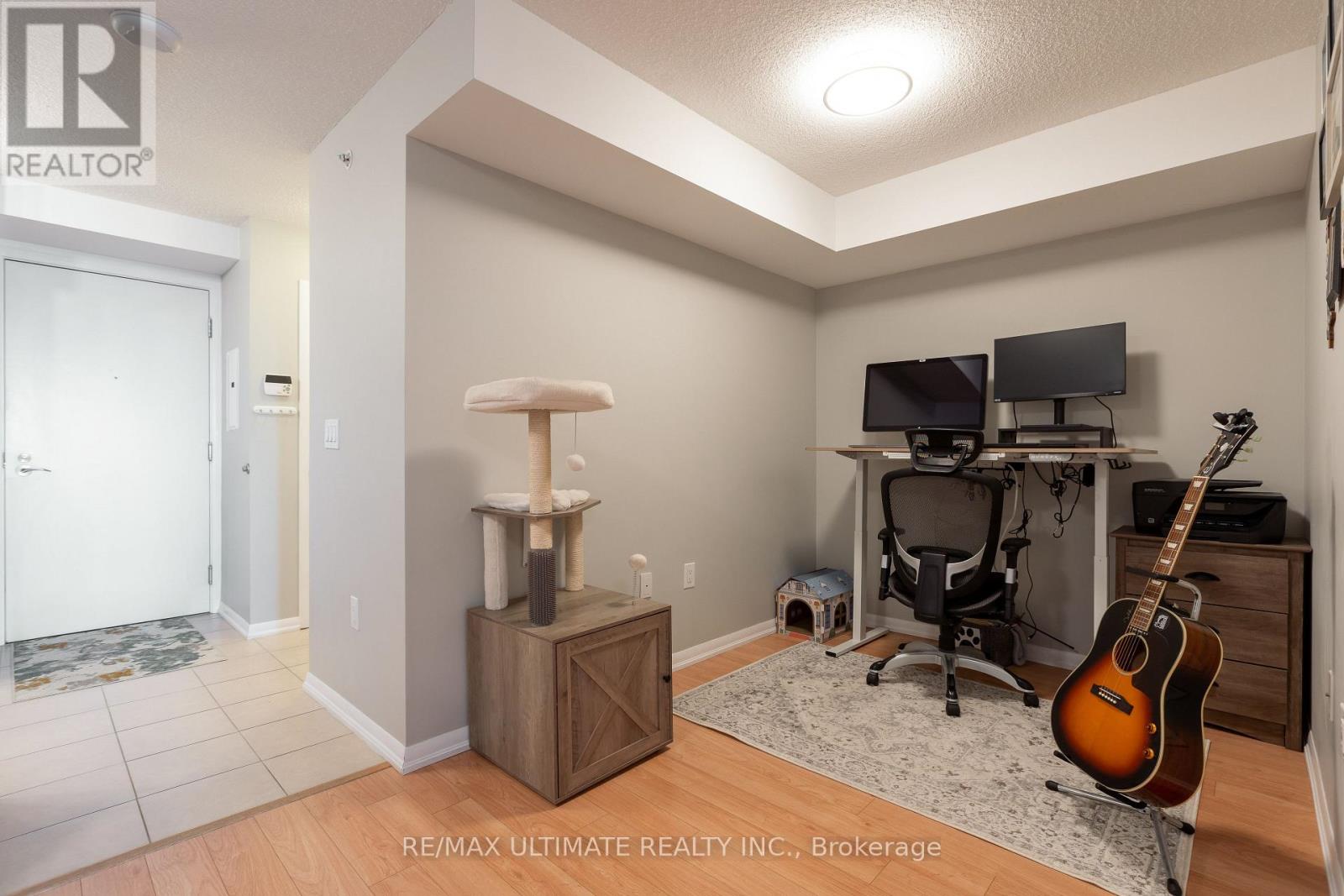 #308 830 LAWRENCE AVENUE W - 9