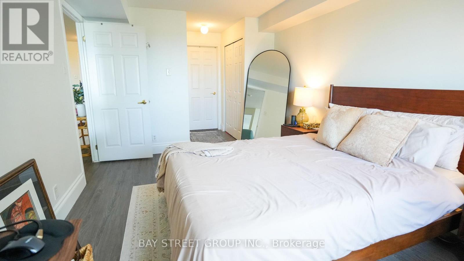 #1007 429 SOMERSET STREET W - 11
