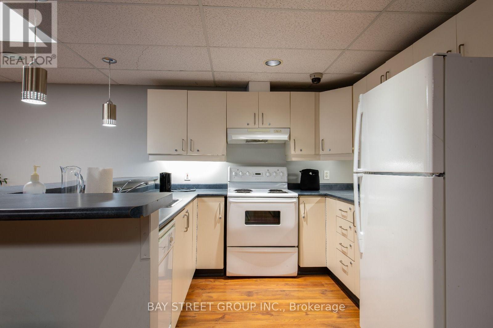#1007 429 SOMERSET STREET W - 21