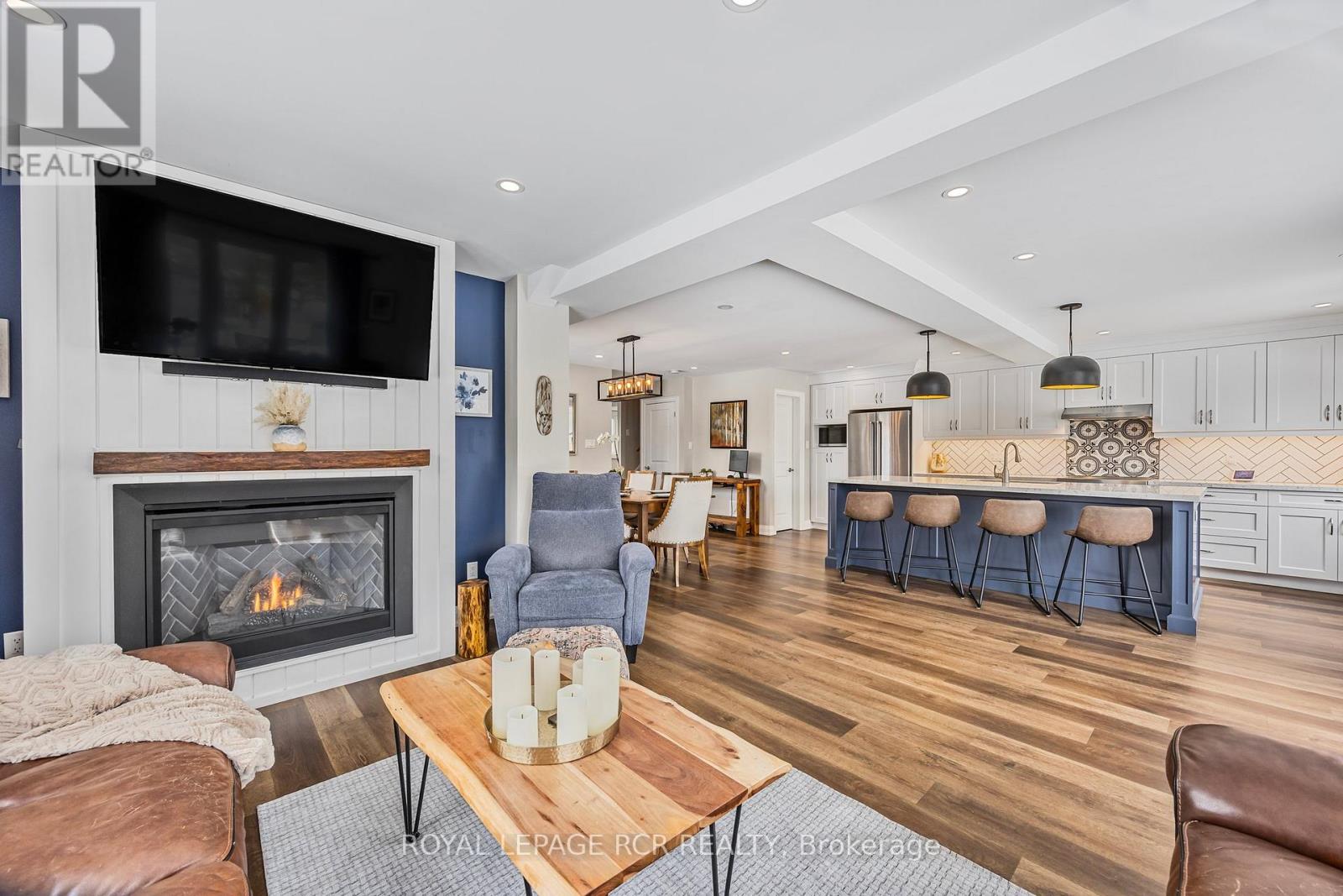 18 PETER STREET - 19