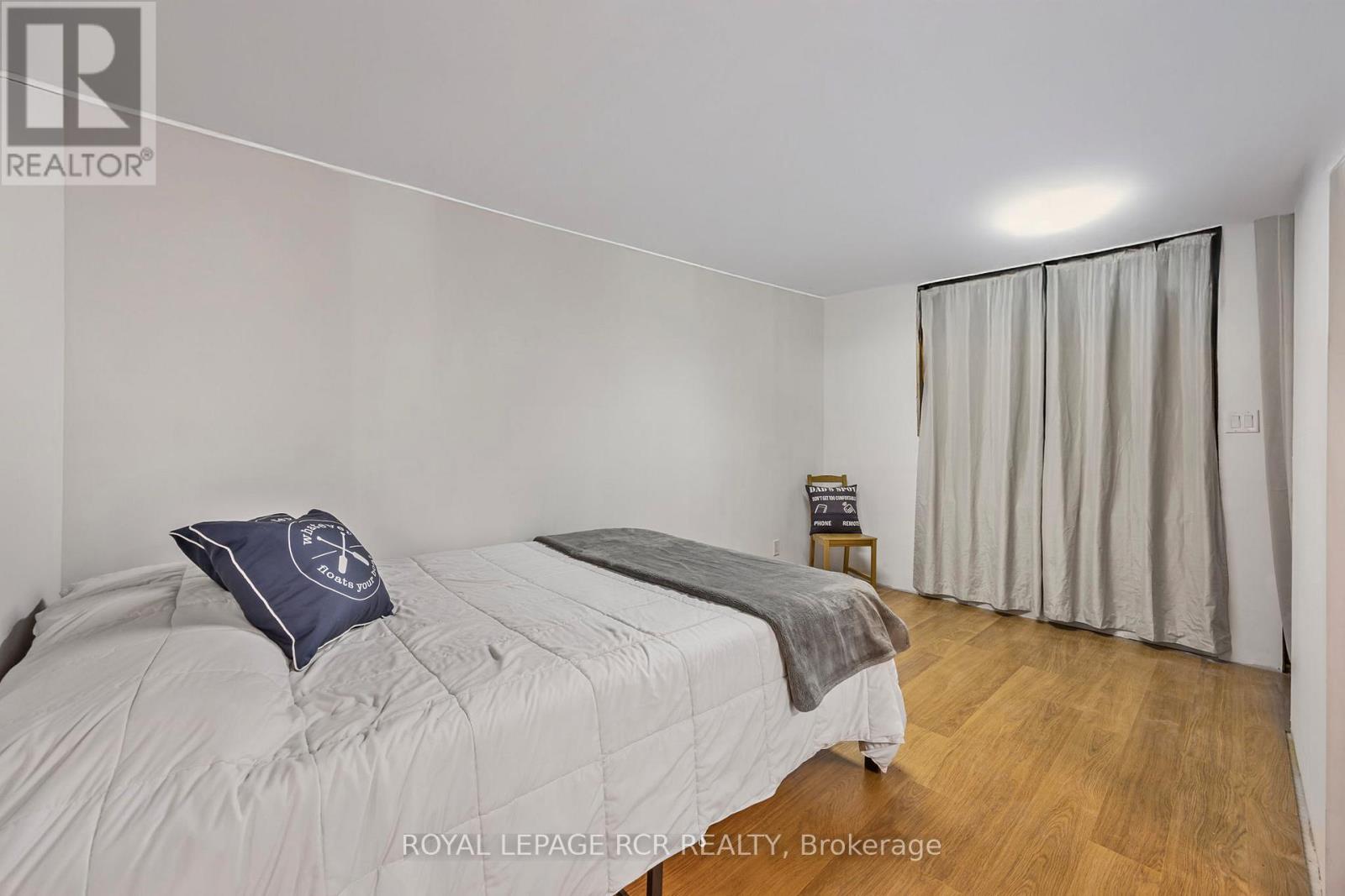 18 PETER STREET - 47