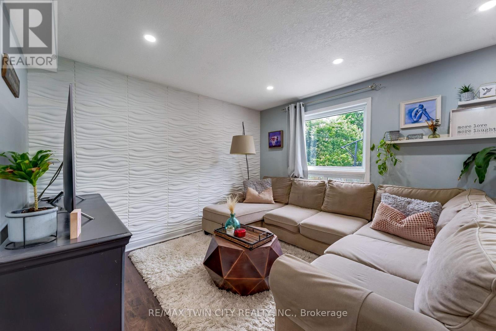 925 COPPER LEAF CRESCENT - 12