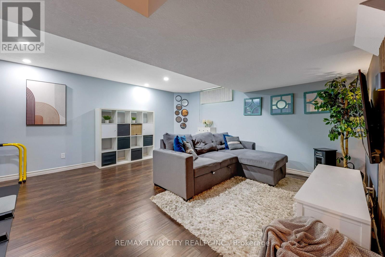 925 COPPER LEAF CRESCENT - 31