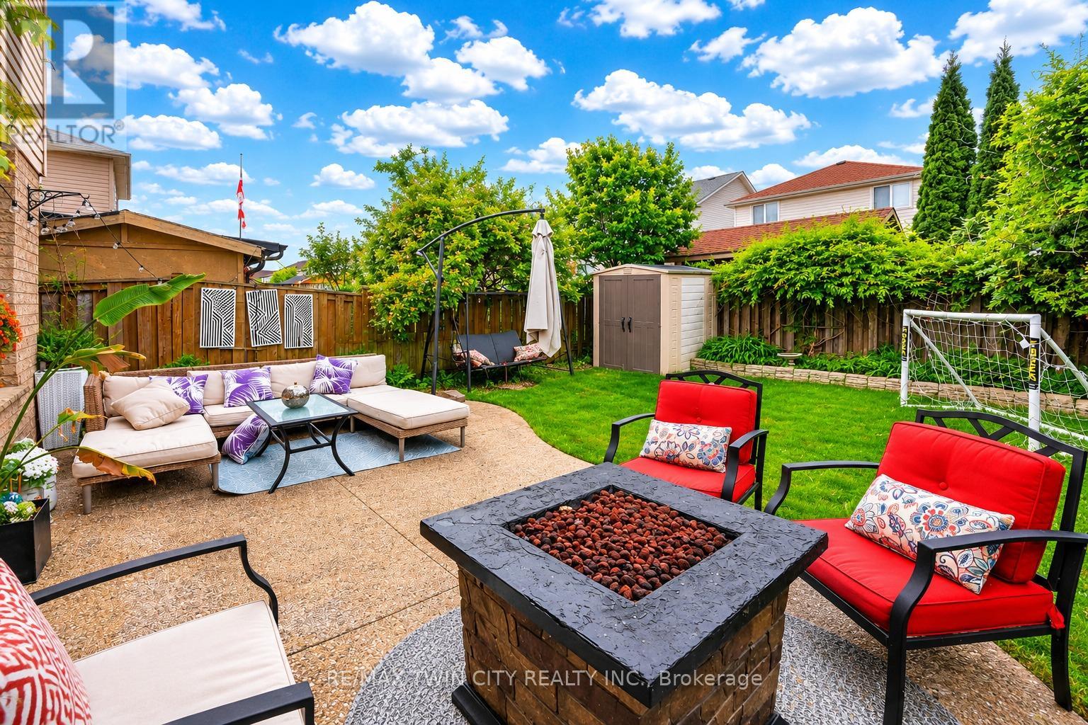 925 COPPER LEAF CRESCENT - 37