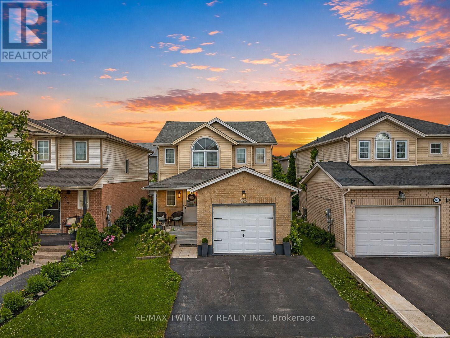 925 COPPER LEAF CRESCENT - 45