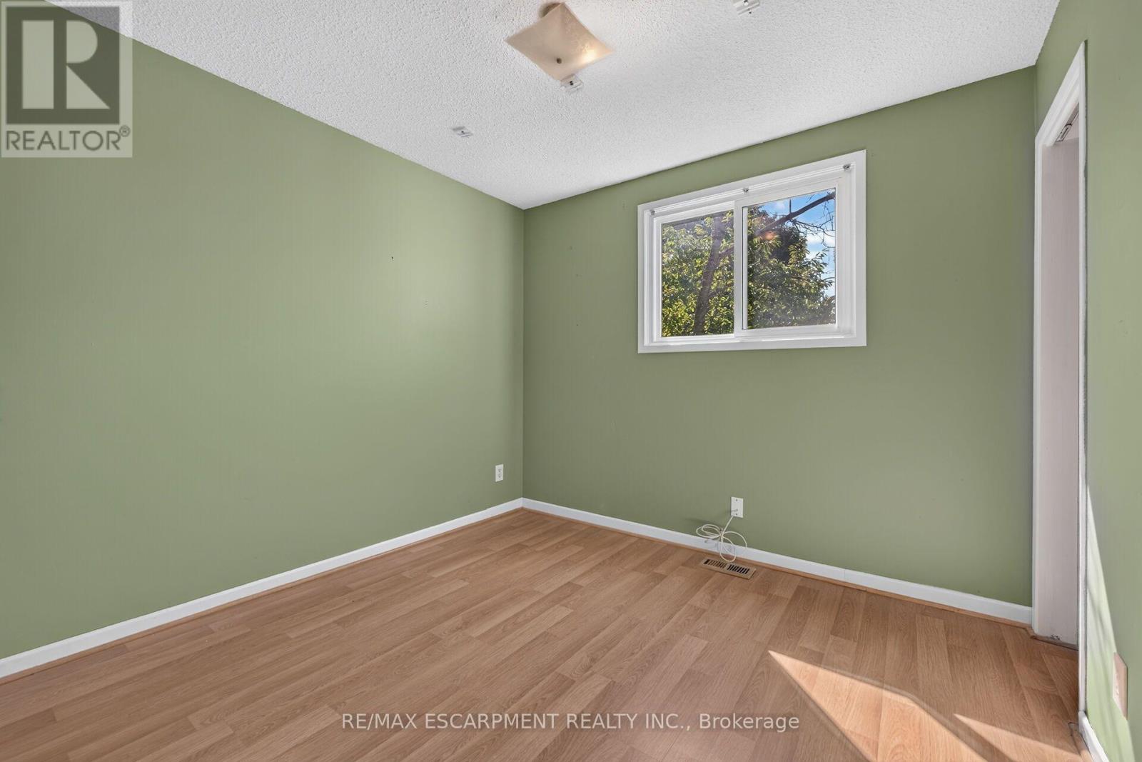 10 TRACEY ROAD - 28