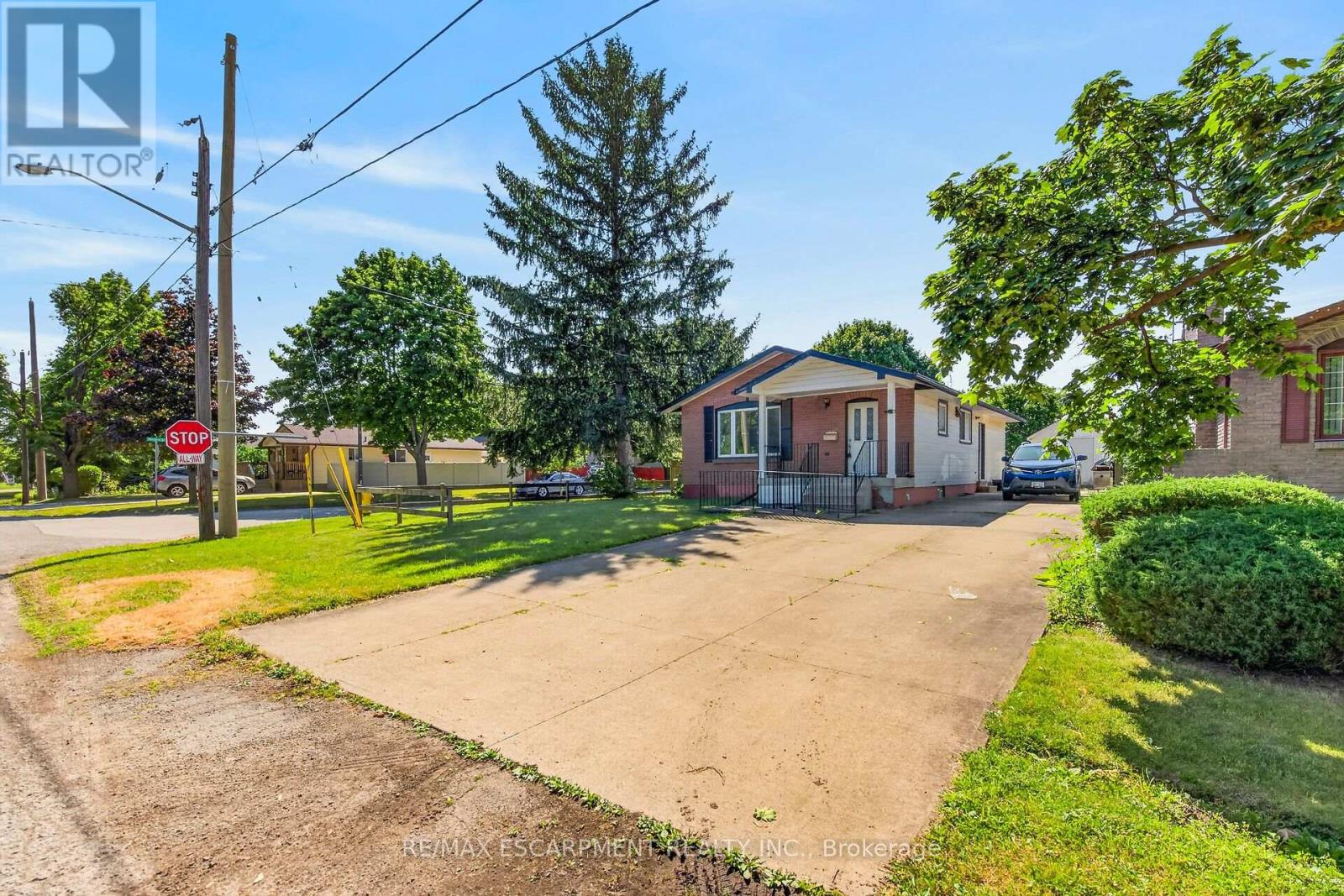 10 TRACEY ROAD - 3