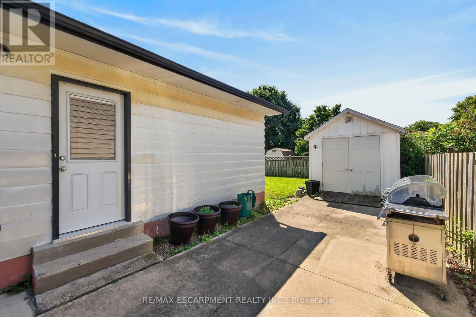 10 TRACEY ROAD - 34