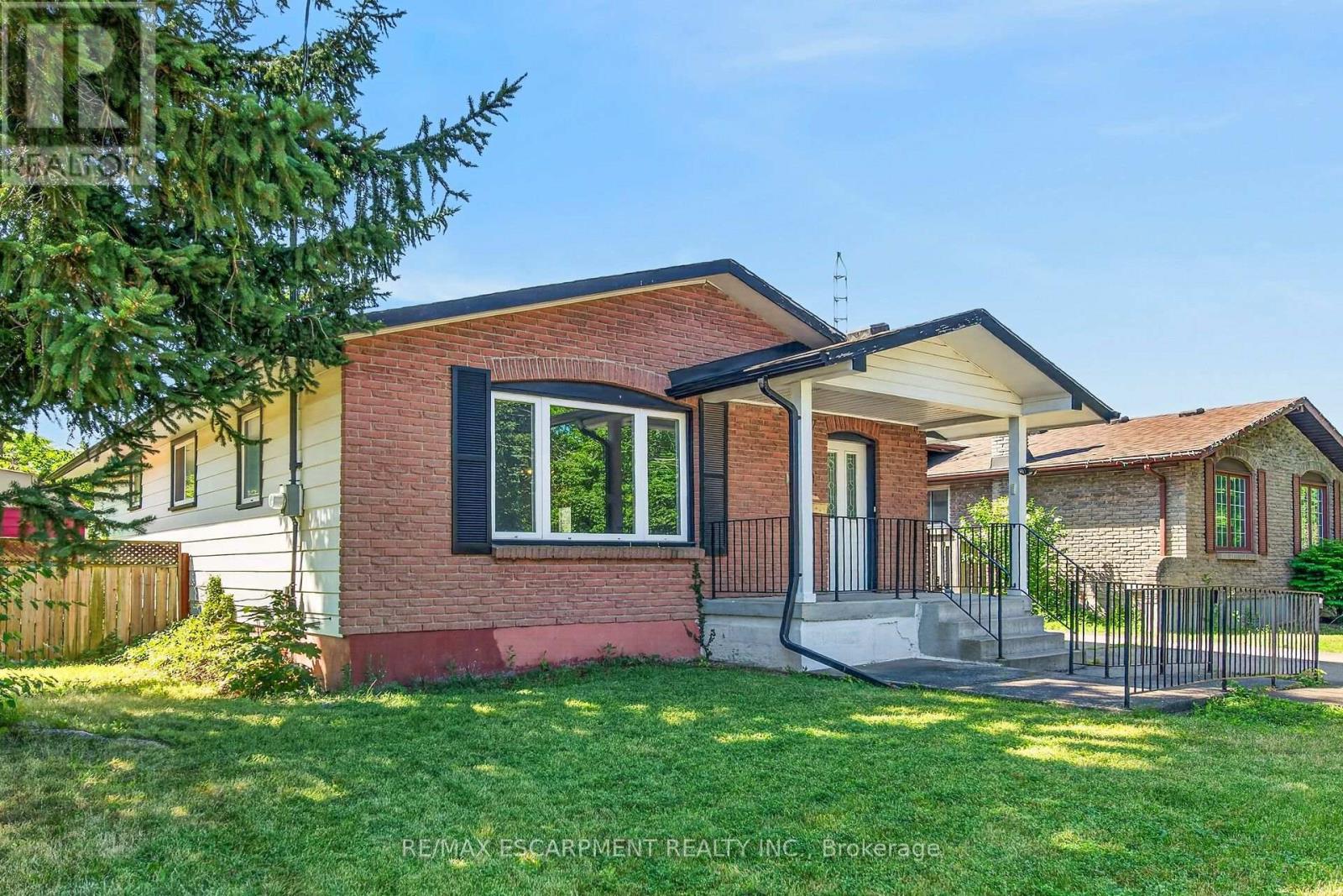 10 TRACEY ROAD - 4