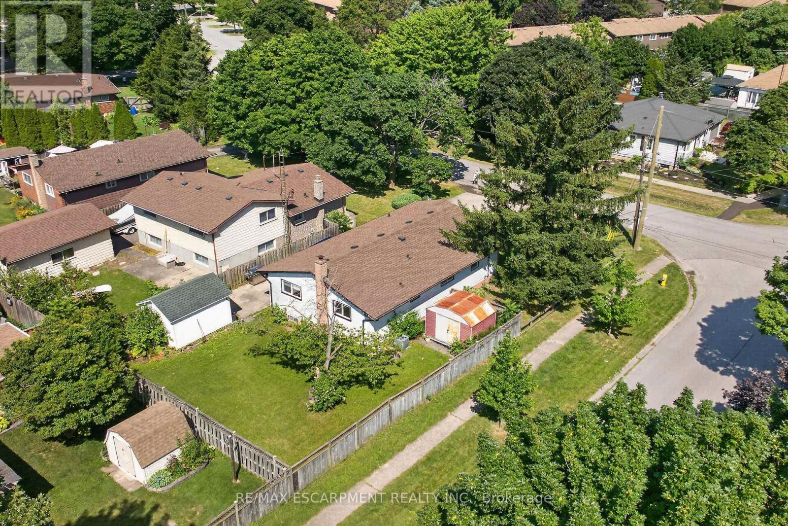10 TRACEY ROAD - 45
